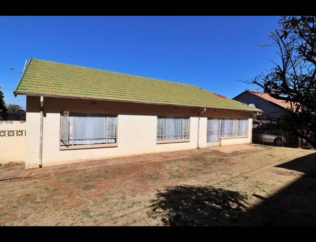 3 BEDROOM HOUSE FOR SALE IN SYMHURST